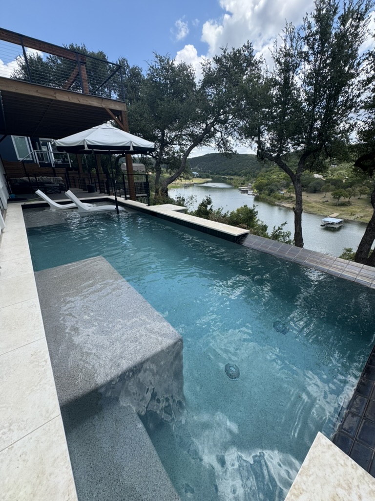 Skimming and netting a pool in Austin, TX