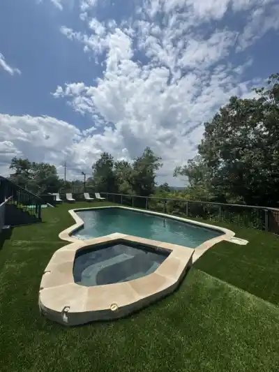 Clean pools in Austin â€“ pool & spa clarity