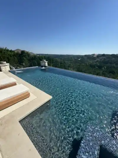 Clean pools â€“ Austin weekly maintenance